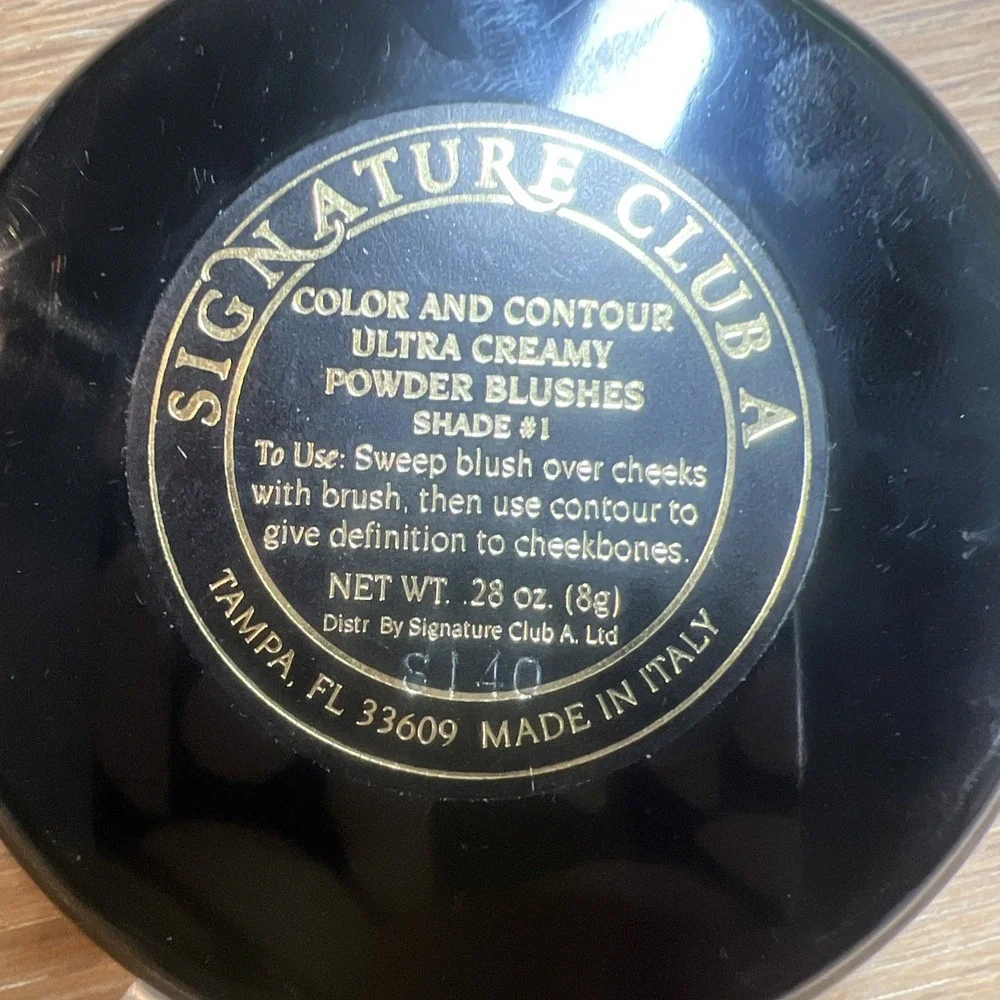 Signature‎ Club A Color & Contour Ultra Creamy Powder Blush Shade #1
